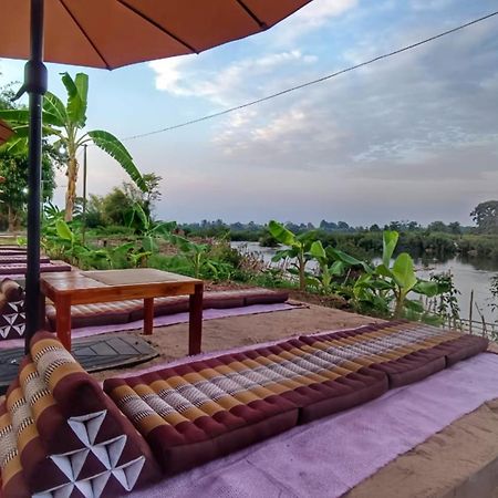 Chanhthida Guesthouse And The River Front Restaurant Ban Khon Eksteriør bilde