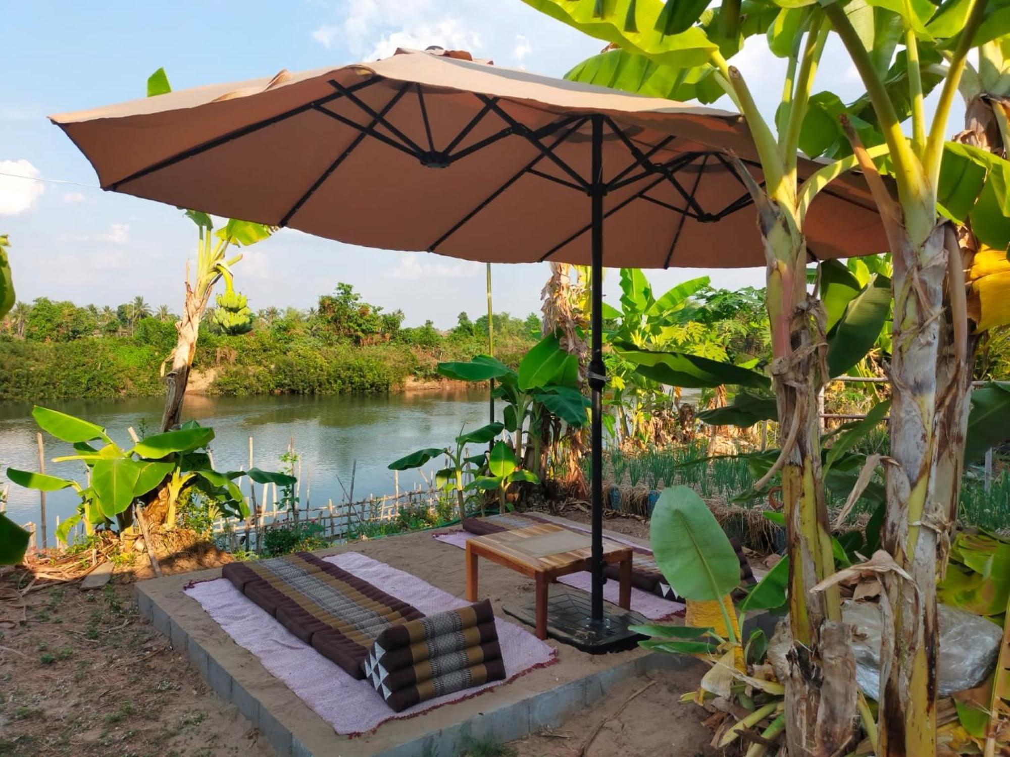Chanhthida Guesthouse And The River Front Restaurant Ban Khon Eksteriør bilde